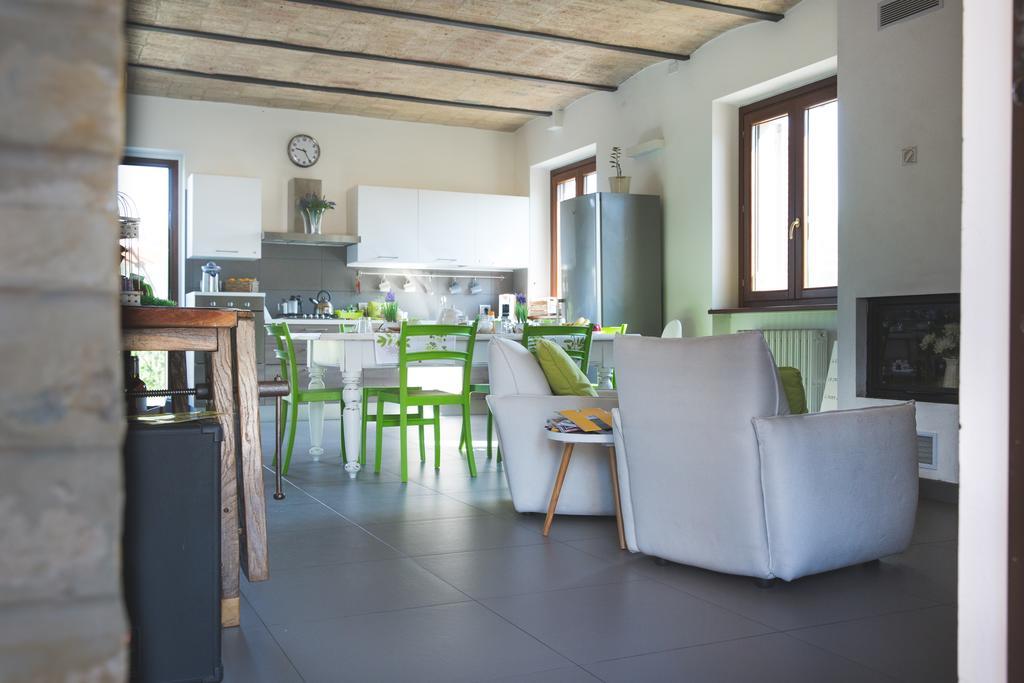 Bed And Breakfast Aratro & Rosmarino 시비타노바 마르셰 외부 사진